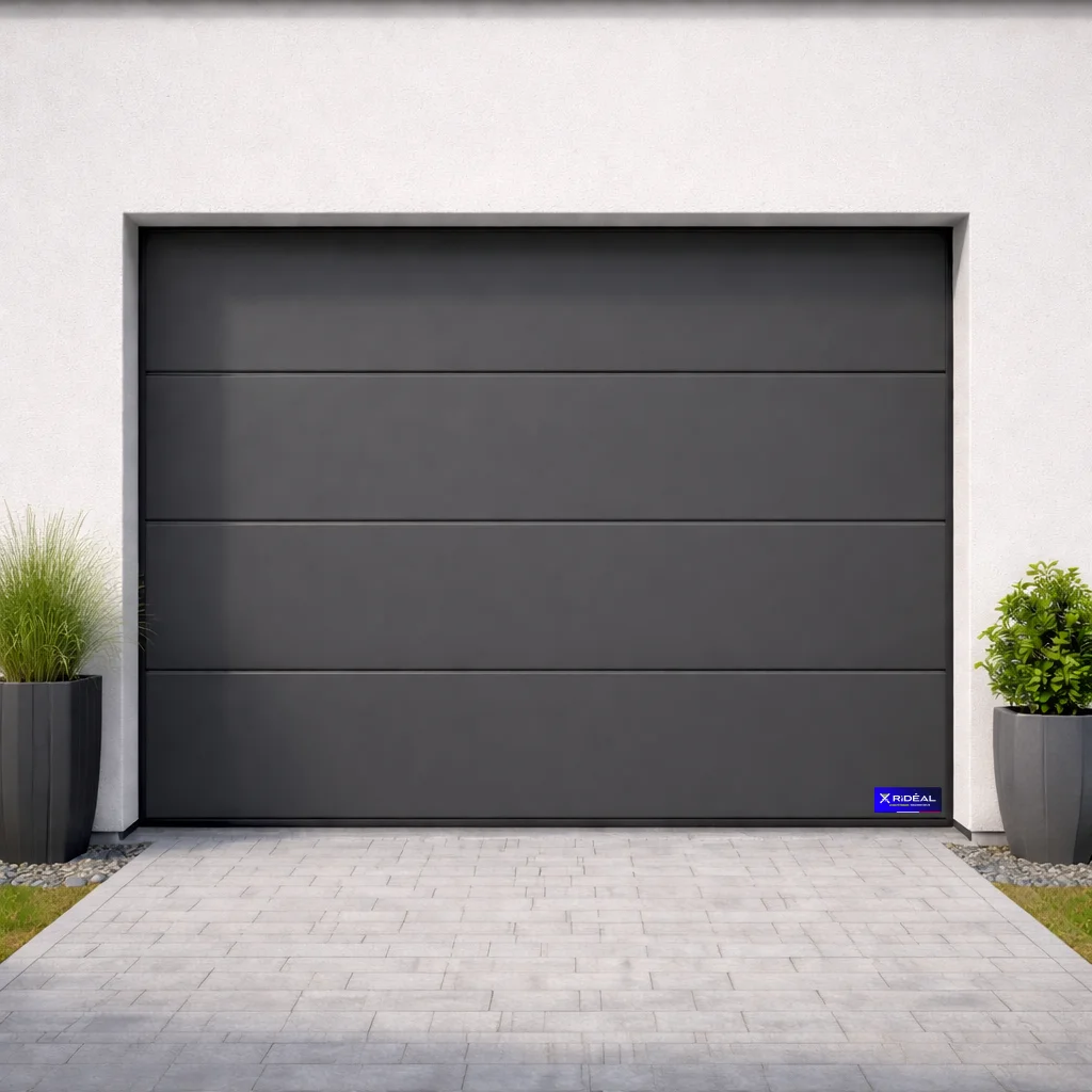 Une porte de garage 3mx2m en gris anthracite RAL 7016 : 6,00 m² de tablier, largeur avant hauteur.