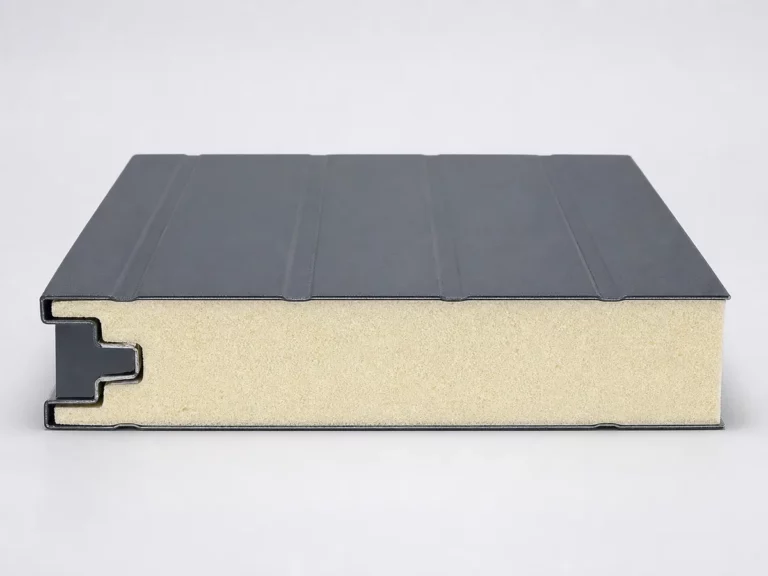 Coupe d’un panneau de 40 mm, deux tôles d’acier et mousse polyuréthane